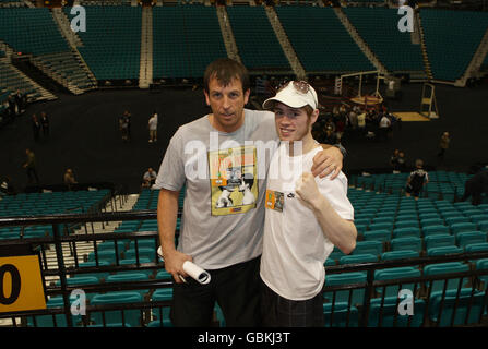 Boxen - Ricky Hatton Training Session - MGM Grand Hotel. Manchester Boxer Joe Murray und sein Trainer Joe Gallagher während einer Trainingseinheit im MGM Grand, Hotel and Casino in Las Vegas, USA. Stockfoto