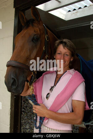 Reiten - Team GB Pressekonferenz. Die britische Mary King mit ihrem Pferd King Solomon III Stockfoto