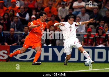 Fußball - Europameisterschaft 2004 - Gruppe D - Holland V Lettland Stockfoto