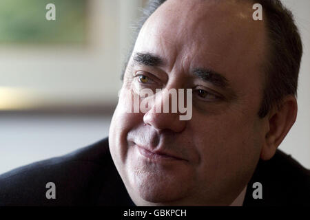 Schottlands erster Minister Alex Salmond während der Frühjahrstagung der Scottish National Party (SNP) im Thistle Hotel, Glasgow. Stockfoto