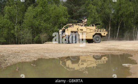 Gepanzertes Fahrzeugflotte sortiert nach MoD Stockfoto