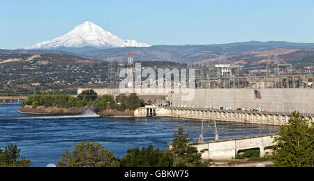 Die Dalles Dam, Wasserkraftwerk, Stadt von The Dalles. Stockfoto