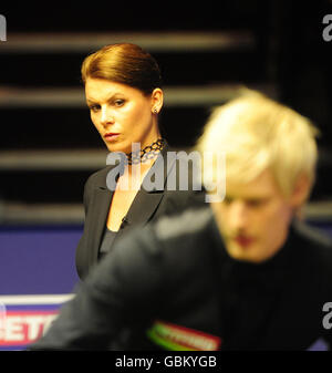 Snooker - Betfred.com Snooker-WM - Tag 12 - Crucible Theatre Stockfoto