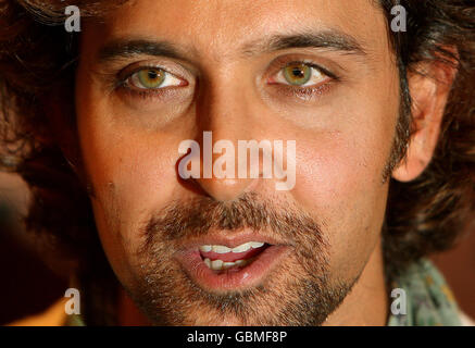 Der Schauspieler Hrithik Roshan, Star des Films Kites, nimmt im Rahmen der 62. Jährlichen Filmfestspiele von Cannes an einem Fotogespräch im Majestic Hotel in Cannes Teil. Stockfoto