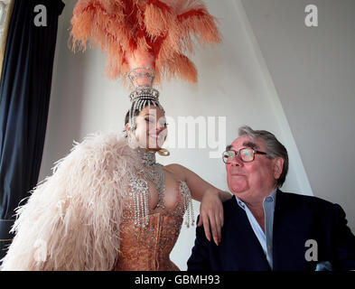 Unbescheidenheit Blaize trifft Ronnie Corbett Stockfoto