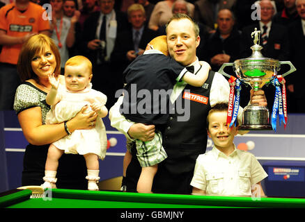 Snooker - Betfred.com Snooker-WM - Tag 17 - Crucible Theatre Stockfoto