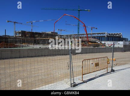 Gesamtansicht des neuen Stadions RCD Espanyol, El Estadio Cornella-El Prat, während der Bauarbeiten Stockfoto