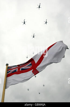 HMS Illustrious Überflug Stockfoto