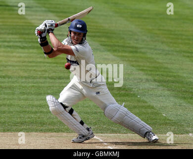 Cricket - Liverpool Victoria County Championship - Division One - Tag 2 - Warwickshire V Yorkshire - Edgbaston Stockfoto