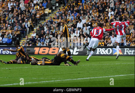 Fußball - Barclays Premier League - Hull City / Aston Villa - Craven Cottage. Stoke's Ricardo Fuller (rechts) feiert sein Tor während des Spiels der Barclays Premier League im KC Stadium, Hull. Stockfoto