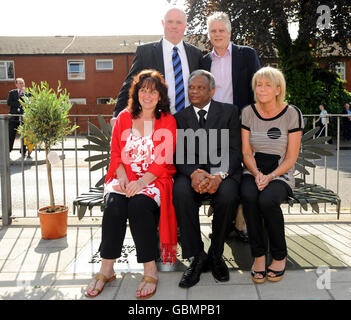 Jimmy Mizen-Denkmal-Bank Stockfoto