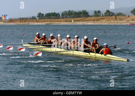 (L-R) Chinas Fei Yu, Xiuhua Luo, Ran Cheng, Xiaoxia Yan, You Wu, Cuiping Yang, Yanhua Gao, Ziwei Jin und cox Na Zheng sind heute Morgen in Aktion Stockfoto