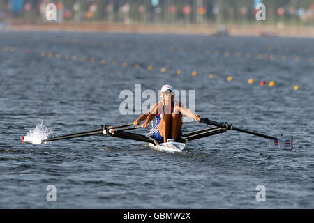 Rudern - Olympische Spiele 2004 in Athen - Leichte Doppelzweier-Sculls für Frauen - Hitze drei. Die britische Helen Cassey (b) und Tracy Langlands (s) sind heute Morgen in Aktion Stockfoto