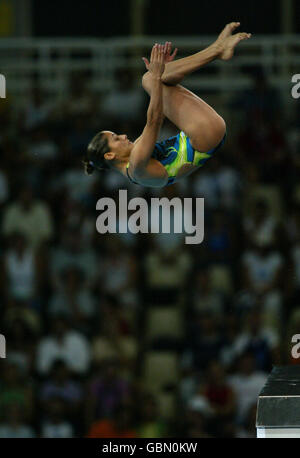 Tauchen - Olympische Spiele 2004 in Athen - 10-m-Plattform der Frauen - vorbereiting. Mexikos Jashia Luna Stockfoto