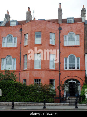 Tourismusministerin Barbara Follett in London, 92 Cheyne Walk. Stockfoto