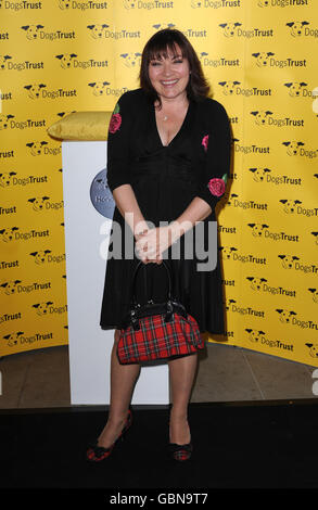 Lorraine Kelly kommt für die Dogs Trust Honors 2009 im Hurlingham Club in Fulham, West London. Stockfoto