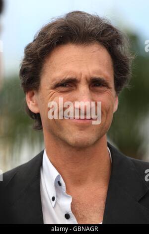 Lawrence Bender besucht eine Fotowand für den Film Inglourious Basterds im Palais de Festival, während der 62. Filmfestspiele von Cannes, Frankreich. Stockfoto