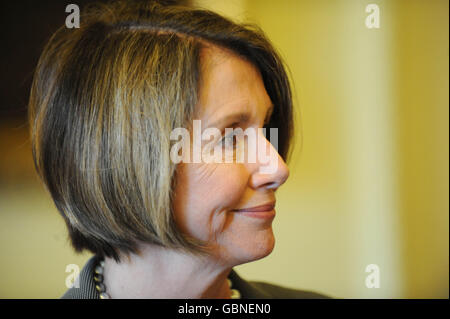 Der britische Premierminister Gordon Brown trifft sich 10 in der Downing Street in London mit Nancy Pelosi, der Sprecherin des US-Repräsentantenhauses. Stockfoto
