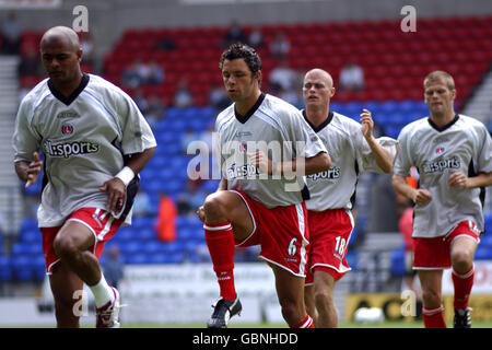 L-R: Charlton Athletic's Shaun Bartlett, Mark Fish, Paul Konchesky und Hermann Hreidarsson wärmen sich vor dem Spiel auf Stockfoto