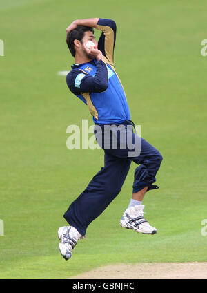 Cricket - Friends Provident Trophy - Gruppe A - Nottinghamshire / Hampshire - Trent Bridge. Hamza Riazuddin in Hampshire Stockfoto