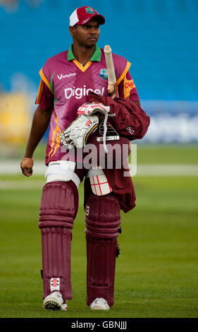 Shivnarine Chanderpaul von West Indies während der Nets-Session im Headingley Carnegie Cricket Ground, Leeds. Stockfoto