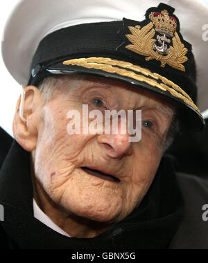 Henry Allingham feiert 113. Geburtstag Stockfoto