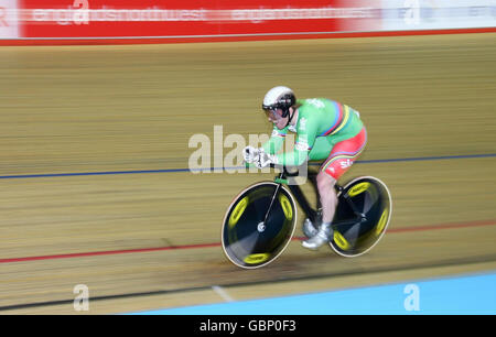 Paralympics - BT Paralympic World Cup - Tag zwei - Manchester. Der britische Jody Cundy ist auf dem Weg zum Gewinn des 1000-METER-Zeitfahrens während der BT Paralympic World Cup in Manchester. Stockfoto