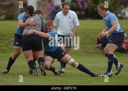 Rugby Union - IRB World Cup Warm Up Spiel - Schottland unter 20 Jahren gegen Irland unter 20 Jahren - Fort Matilda Rugby Club. Spielaktion zwischen Schottland unter 20 und Irland unter 20 während eines IRB-WM-Aufwärmspiels im Fort Matilda Rugby Club, Grennock. Stockfoto