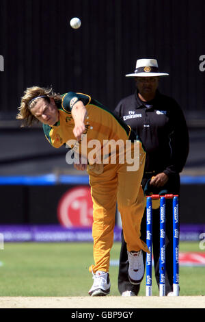 Cricket - ICC World Twenty20 2009 - Warm Up Match - Australien - Bangladesch - Trent Bridge. Nathan Bracken in Australien Stockfoto