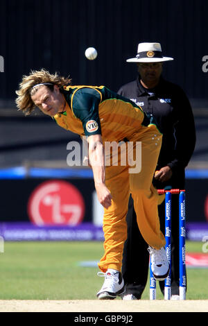 Cricket - ICC World Twenty20 2009 - Warm Up Match - Australien - Bangladesch - Trent Bridge. Der australische Nathan Bracken bowlen Stockfoto