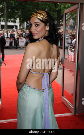 Sofia Hayat kommt bei der Premiere von Last Chance Harvey im Londoner Odeon West End an. Stockfoto