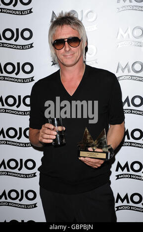 Paul Weller gewinnt den Preis für das beste Album bei den Mojo Awards in der Brauerei in London. Stockfoto