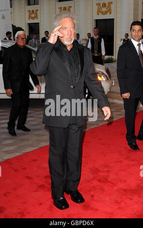 Sir Tom Jones kommt zur Eröffnungsparty des Hotels Mardan Palace in Antalya, Türkei. Stockfoto