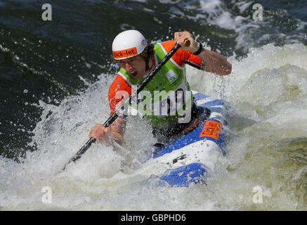 Wassersport - Kanuslalom-Europameisterschaften 2009 - Holme Pierrepont. Der britische David Florence beim Halbfinale der Männer in C1 Stockfoto