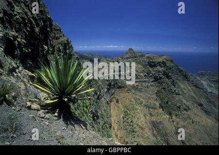 die Landschaft nahe dem Dorf Ponta do Sol in der Nähe von Ribeira Grande auf der Insel Santo Antao in Kap Berde im Atlantischen Ozean Stockfoto