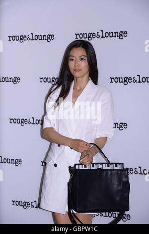 Seoul, Korea. 6. Juli 2016. Jun Ji-Hyun fördert für Rouge & Lounge in Seoul, Korea am 6. Juli 2016. (China und Korea Rechte heraus) © TopPhoto/Alamy Live-Nachrichten Stockfoto