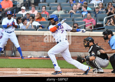 Flushing, New York, USA. 5. Juli 2016. Jose Reyes (Mets) MLB: Jose Reyes, der New York Mets schwingt und vermisst im ersten Inning während der Major League Baseball Spiel gegen die Miami Marlins im Citi Field Stadium in Flushing, New York, Vereinigte Staaten. © Hiroaki Yamaguchi/AFLO/Alamy Live-Nachrichten Stockfoto