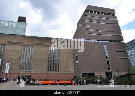 London, UK. 25. Juni 2016. Neue Tate Modern Aufbau durch Schweizer Duo Herzog & de Meuron, die am 17. Juni 2016 eröffnet wurde ist in London, Großbritannien, 25. Juni 2016 abgebildet. © Stanislav Mundil/CTK Foto/Alamy Live-Nachrichten Stockfoto