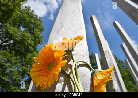 Hyde Park, London, UK. 7. Juli 2016. Zum Gedenken an den 7/7 Bombenanschlägen in London am Hyde Park Memorial. Stockfoto