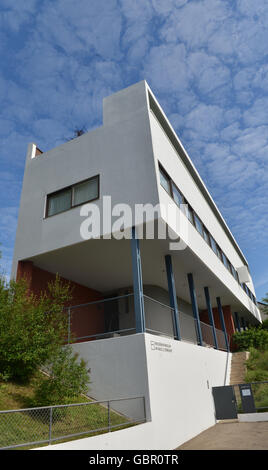 Stuttgart, Deutschland. 4. Juli 2016. Die Le-Corbusier-Haus in der Weißenhofsiedlung in Stuttgart, Deutschland, 4. Juli 2016. Foto: FRANZISKA KRAUFMANN/Dpa/Alamy Live News Stockfoto