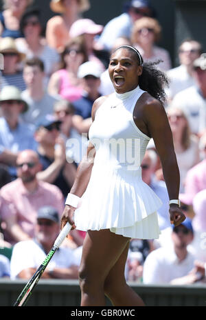 London, UK. 7. Juli 2016. Serena Williams aus den USA feiert nach der Frauen Singles Halbfinale mit Elena Vesnina Russlands am Tag 10 um die Championships Wimbledon 2016 in London, England am 7. Juli 2016. Serena Williams avancierte zum Finale nach dem Sieg über Elena Vesnina mit 6-2, 6-0 in 48 Minuten. Bildnachweis: Han Yan/Xinhua/Alamy Live-Nachrichten Stockfoto