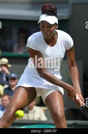 AELTC Tennis Championships in Wimbledon, London, UK. 7. Juli 2016. Damen Halbfinale Venus Williams USA Vs Angelique Kerber GER Wiiliams während des Spiels Credit: Leo Mason/Alamy Live News Stockfoto