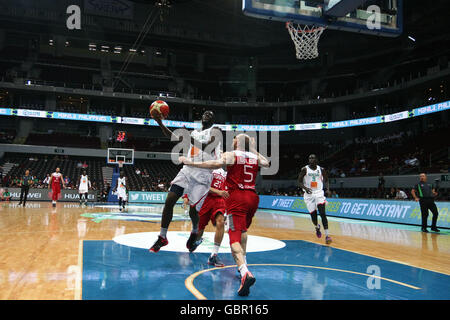 Philippinen. 7. Juli 2016. Türkei und Senegal kämpften um die FIBA Olympischen Qualifikationsturnier für das Halbfinale in der Mall von Asien Arena in Pasay City. Türkei gewonnen über Senegal, 68-62. © J Gerard Seguia/ZUMA Draht/Alamy Live-Nachrichten Stockfoto