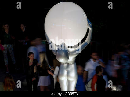 Karlovy Vary, Tschechien. 7. Juli 2016. Atmosphäre während der 51. internationalen Filmfestival Karlovy Vary in Karlsbad, Tschechische Republik, 7. Juli 2016. © Katerina Sulova/CTK Foto/Alamy Live-Nachrichten Stockfoto