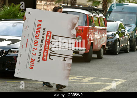 Karlovy Vary, Tschechien. 7. Juli 2016. Atmosphäre während der 51. internationalen Filmfestival Karlovy Vary in Karlsbad, Tschechische Republik, 7. Juli 2016. © Slavomir Kube es/CTK Foto/Alamy Live-Nachrichten Stockfoto