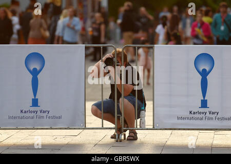 Karlovy Vary, Tschechien. 7. Juli 2016. Atmosphäre während der 51. internationalen Filmfestival Karlovy Vary in Karlsbad, Tschechische Republik, 7. Juli 2016. © Slavomir Kube es/CTK Foto/Alamy Live-Nachrichten Stockfoto
