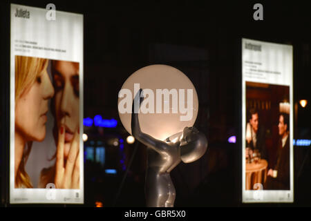 Karlovy Vary, Tschechien. 7. Juli 2016. Atmosphäre während der 51. internationalen Filmfestival Karlovy Vary in Karlsbad, Tschechische Republik, 7. Juli 2016. © Slavomir Kube es/CTK Foto/Alamy Live-Nachrichten Stockfoto