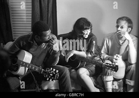 Buffy Sainte-Marie, Taj Mahal und Fritz Richmond Stockfoto