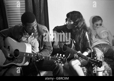 Buffy Sainte-Marie, Taj Mahal und Fritz Richmond Stockfoto