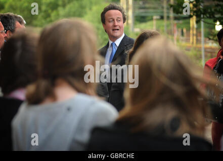 Tory-Chef David Cameron trifft heute in Preston neu gewählte Ratsmitglieder. Stockfoto